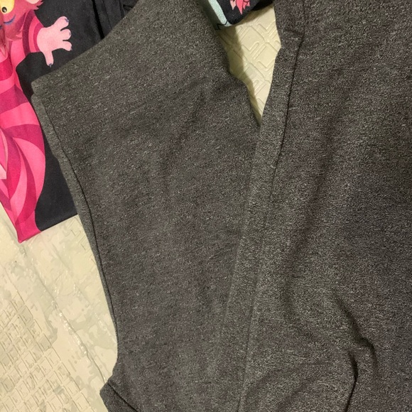 Three pair of leggings - Picture 4 of 4